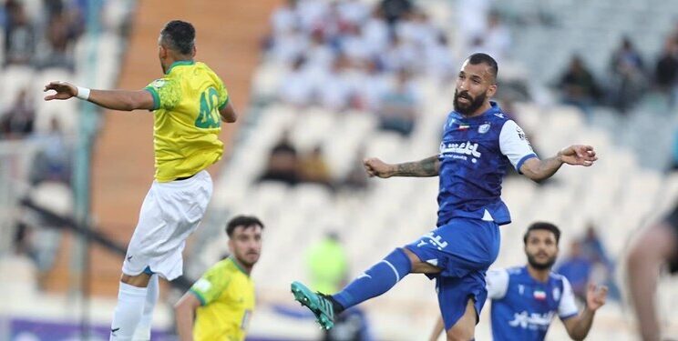 چشمی: کار را علنی کرده و خوشحال هستند اما خدا جای حق نشسته