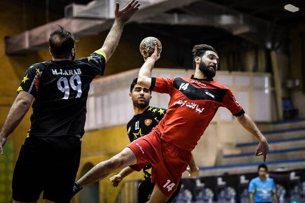 کازرونیها در کورس قهرمانی با سپاهان ماندند