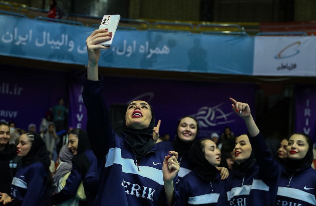 جنجال در فینال والیبال زنان؛ آزمون را به سالن راه ندادند!