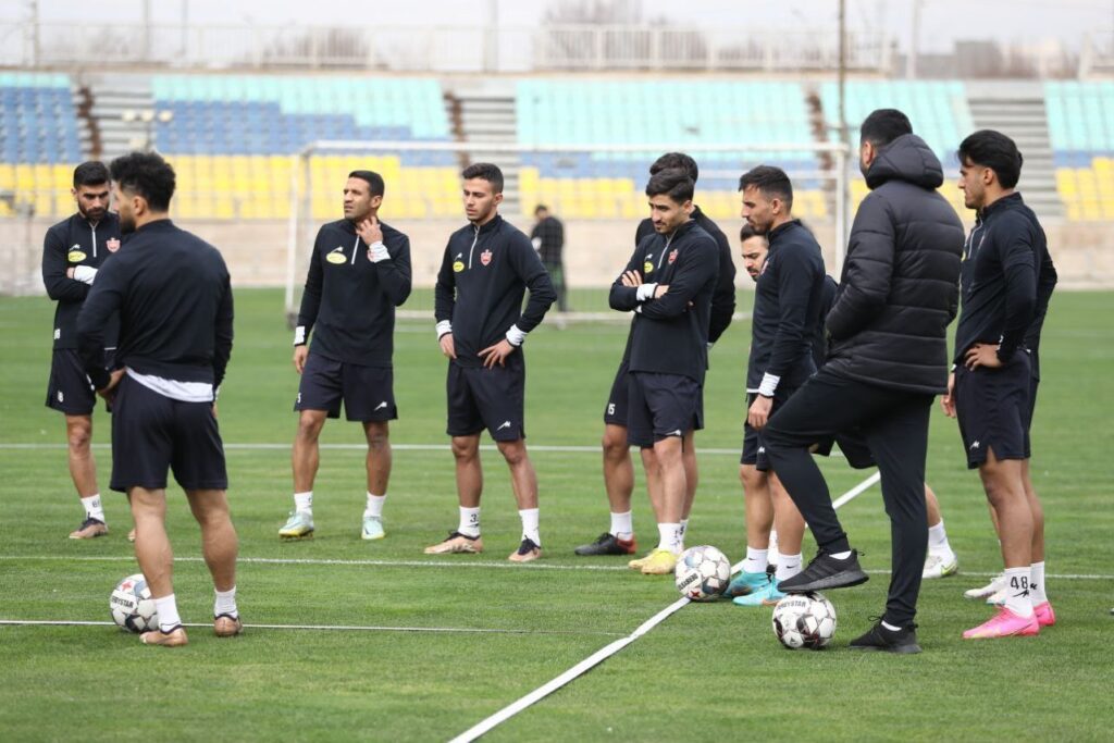 اردوی خارجی پرسپولیس همچنان روی هوا!