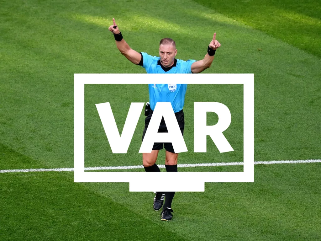 VAR دربی؛ روی هوا!