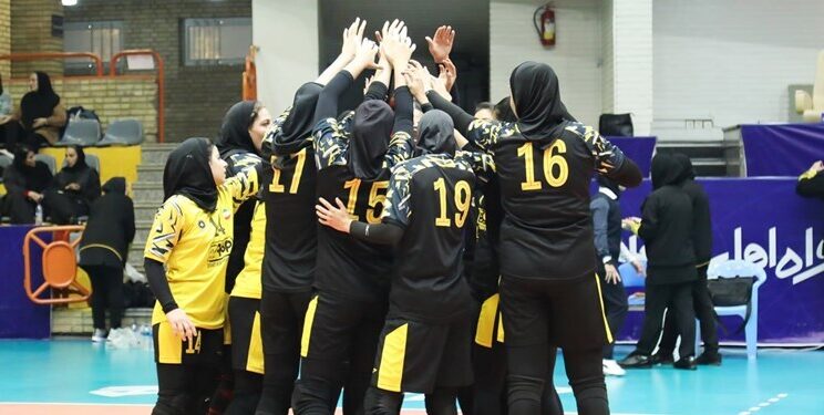 زنان سپاهان قهرمان نیم فصل لیگ والیبال شدند