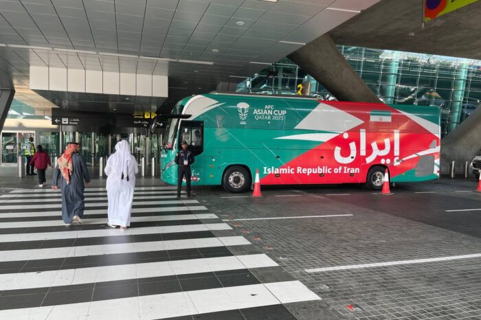 رسیدن اتوبوس تیم ملی به فرودگاه قطر+ ویدیو