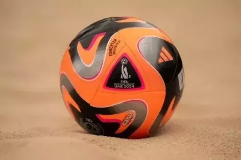 رونمایی فیفا از توپ مسابقات جام جهانی فوتبال ساحلی